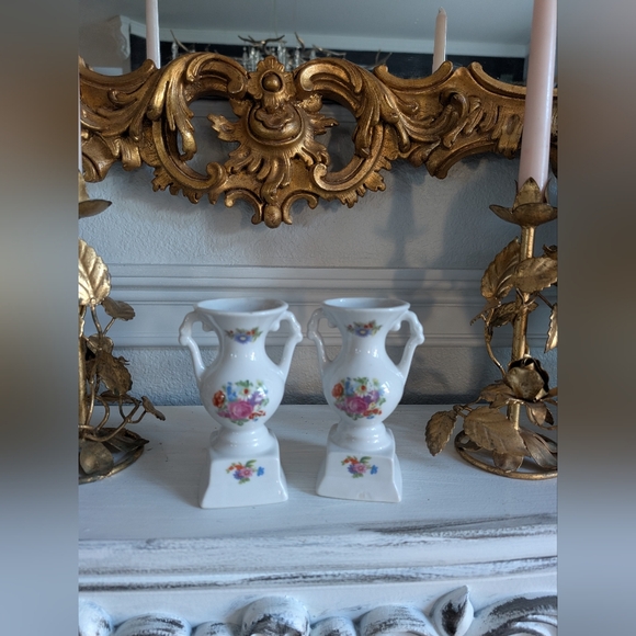 Vintage, Set of 2, Ceramic Floral Pedestal Vase w/ handles, Painted Roses - Picture 3 of 7